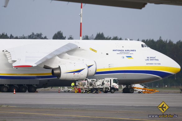 Antonov An-124-100M Ruslan